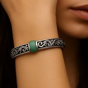 Periwinkle Silver-tone Textured Flower design Stretchy Beaded Bracelet Women